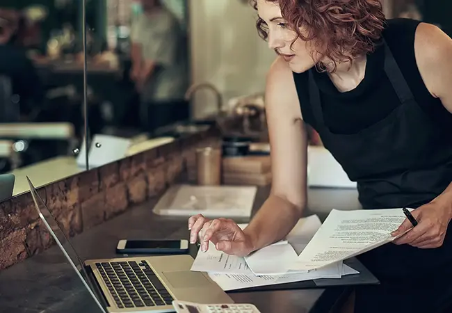 woman on laptop